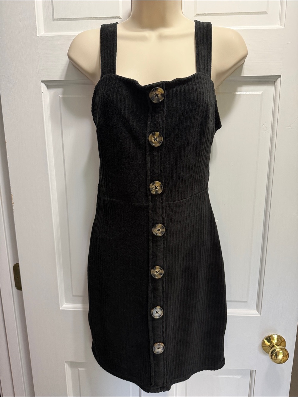 No Boundaries black ribbed button front dress